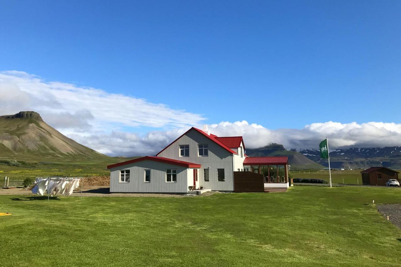 Sudur-Bar Guesthouse Grundarfjordur Bagian luar foto